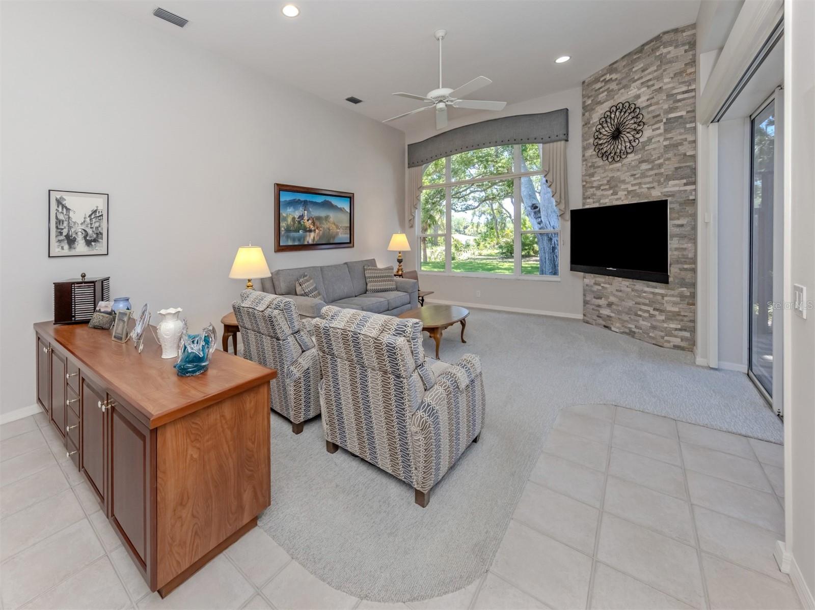 CALUSA LAKES - Residential