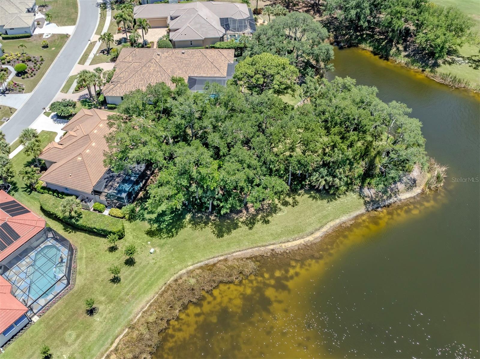 CALUSA LAKES - Residential