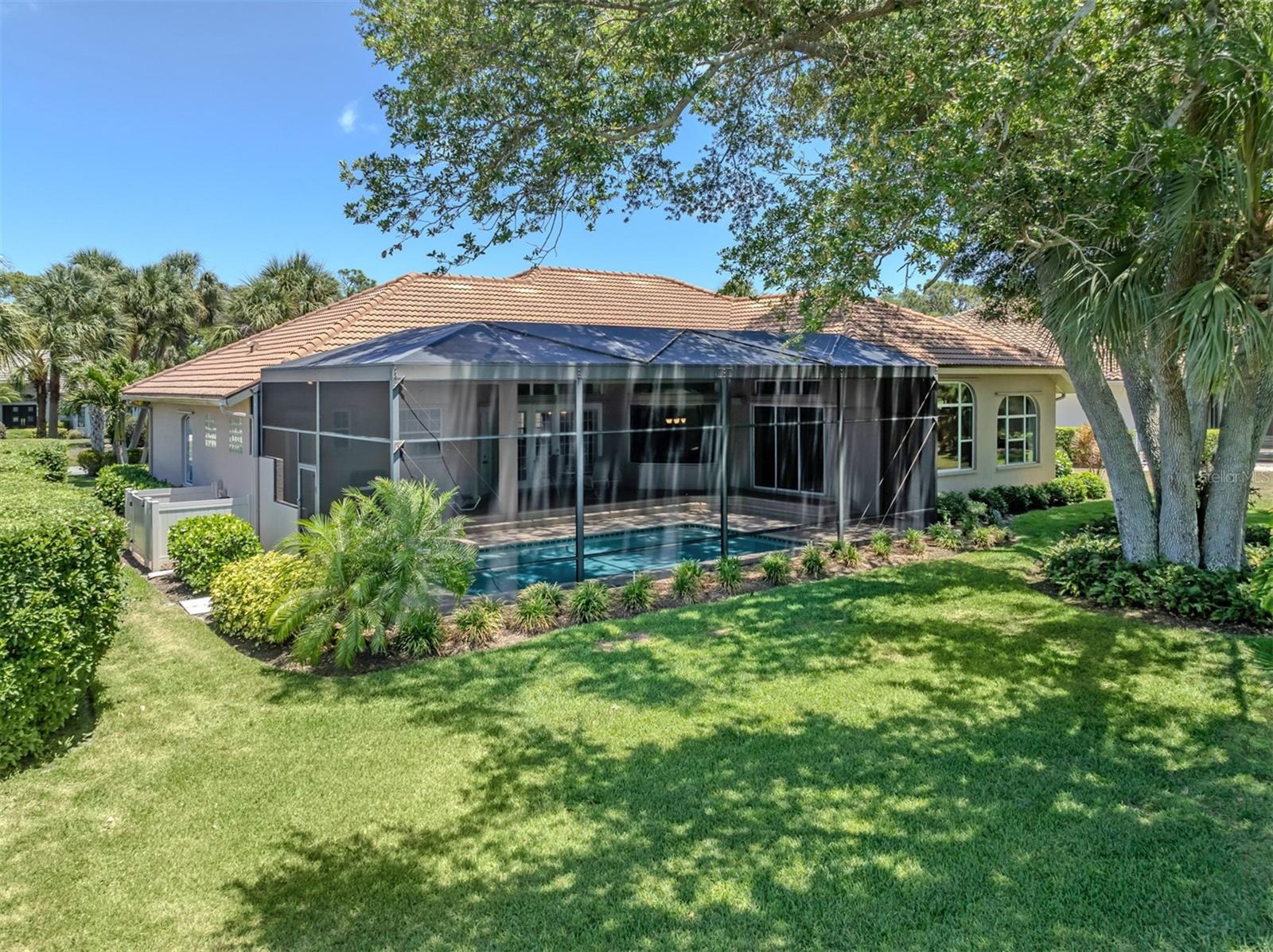 CALUSA LAKES - Residential