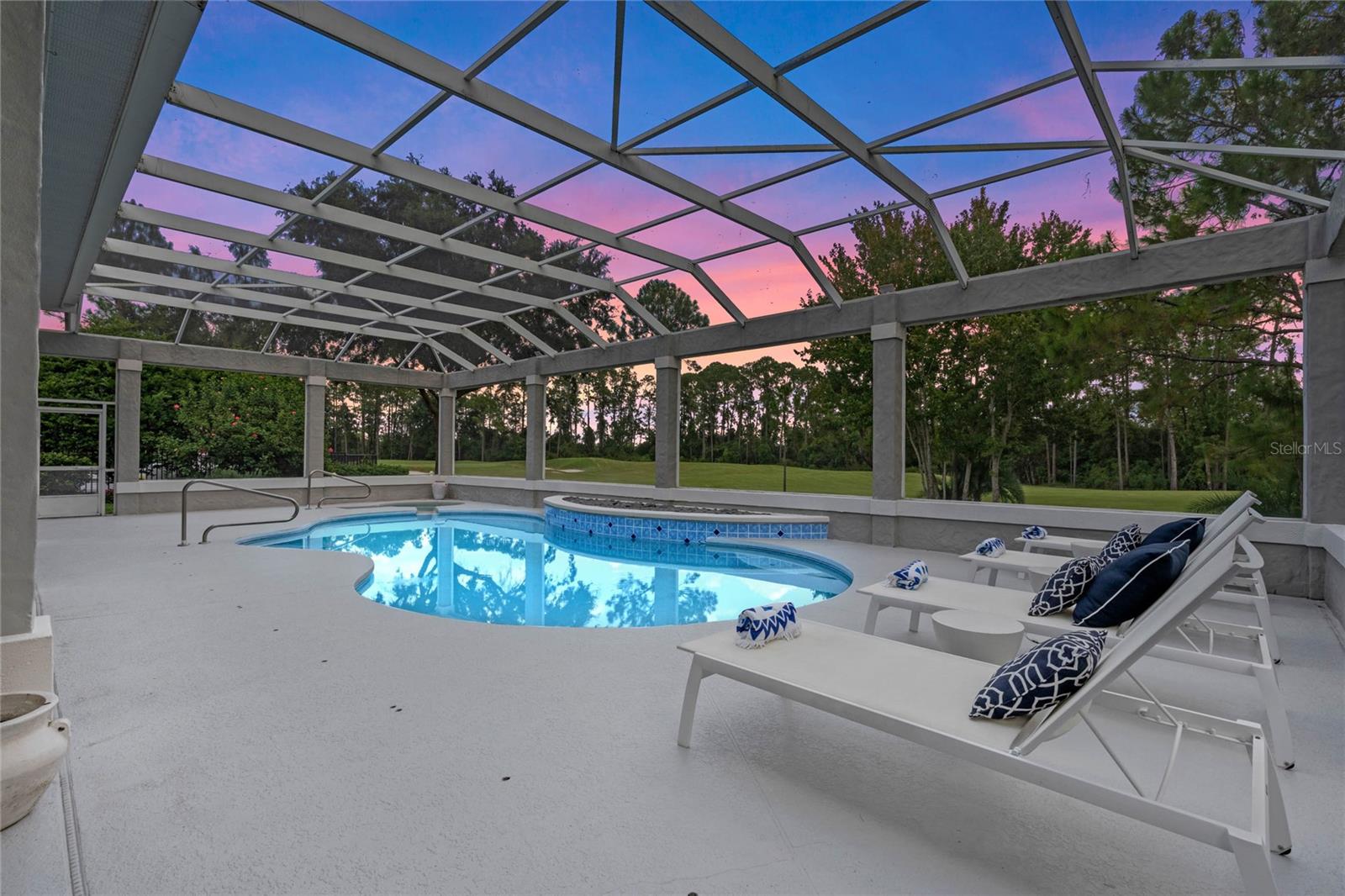 KEENES POINTE - Residential