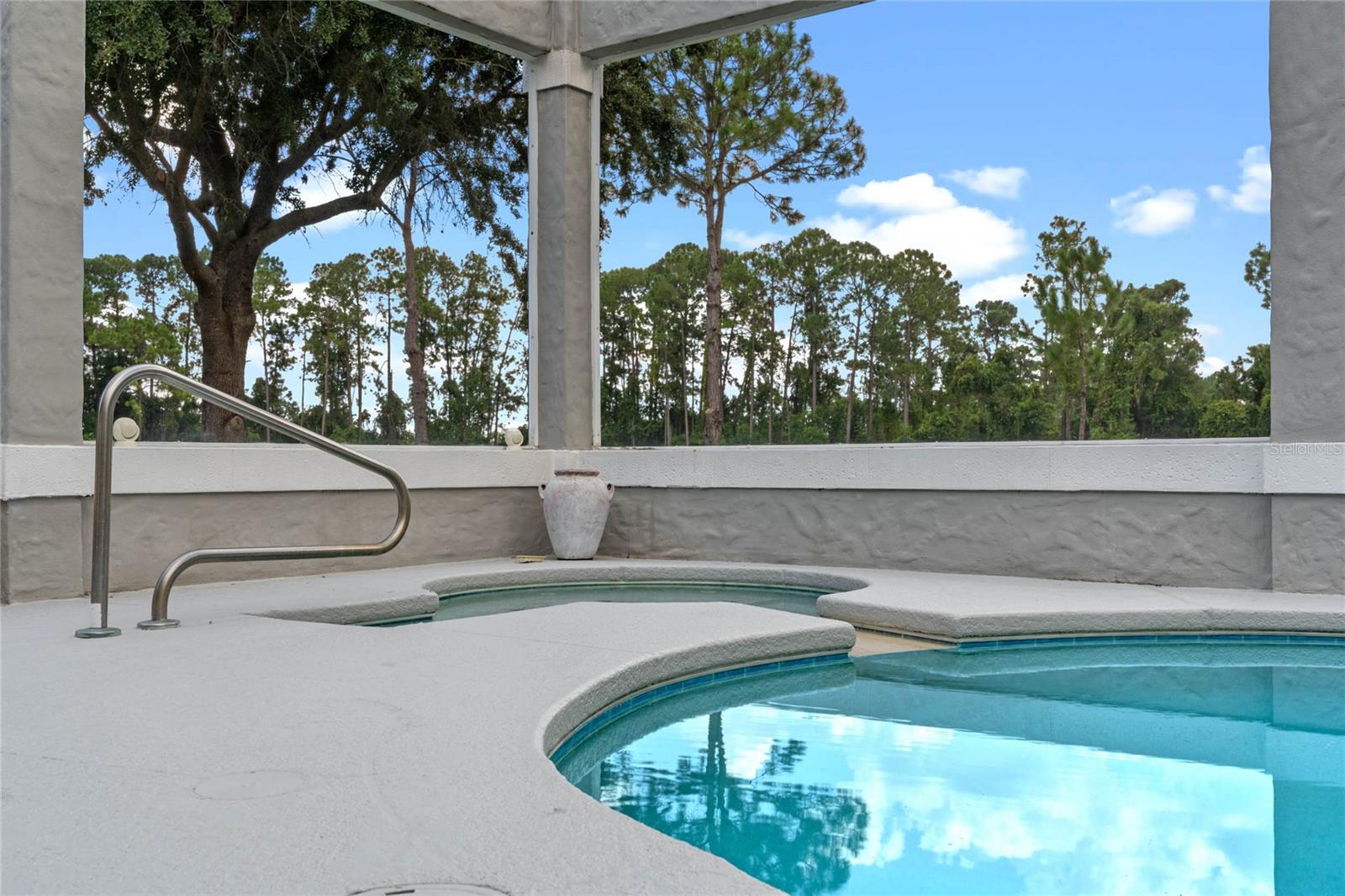 KEENES POINTE - Residential