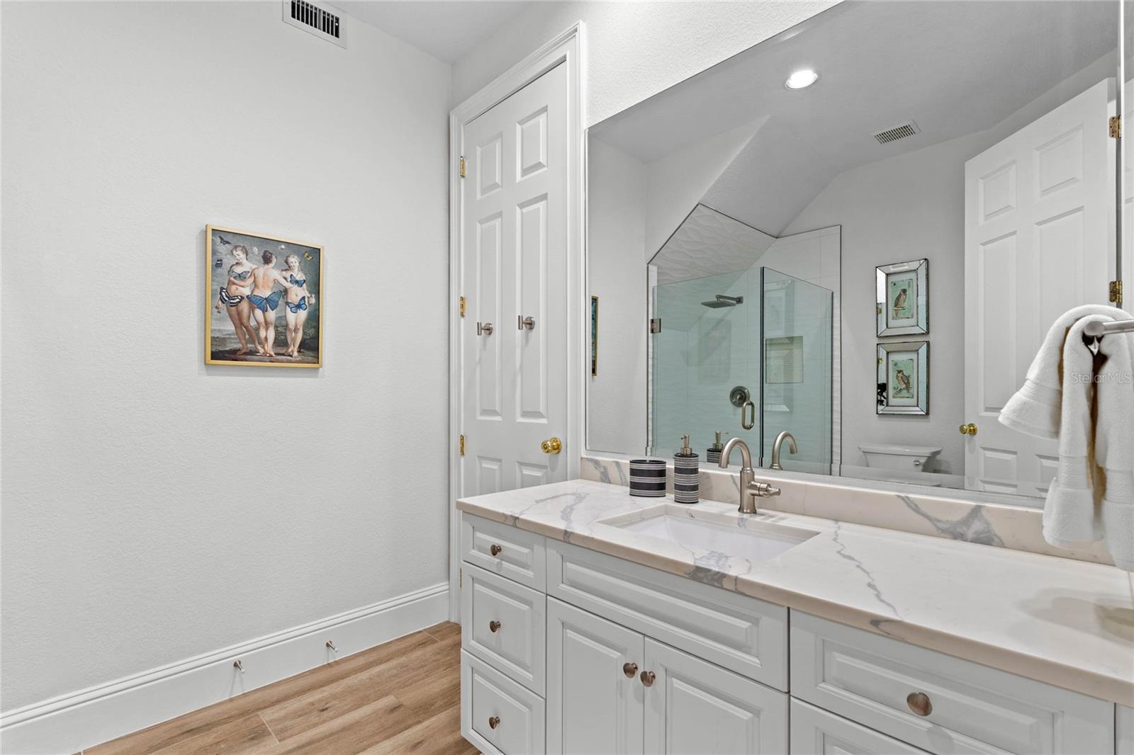 KEENES POINTE - Residential