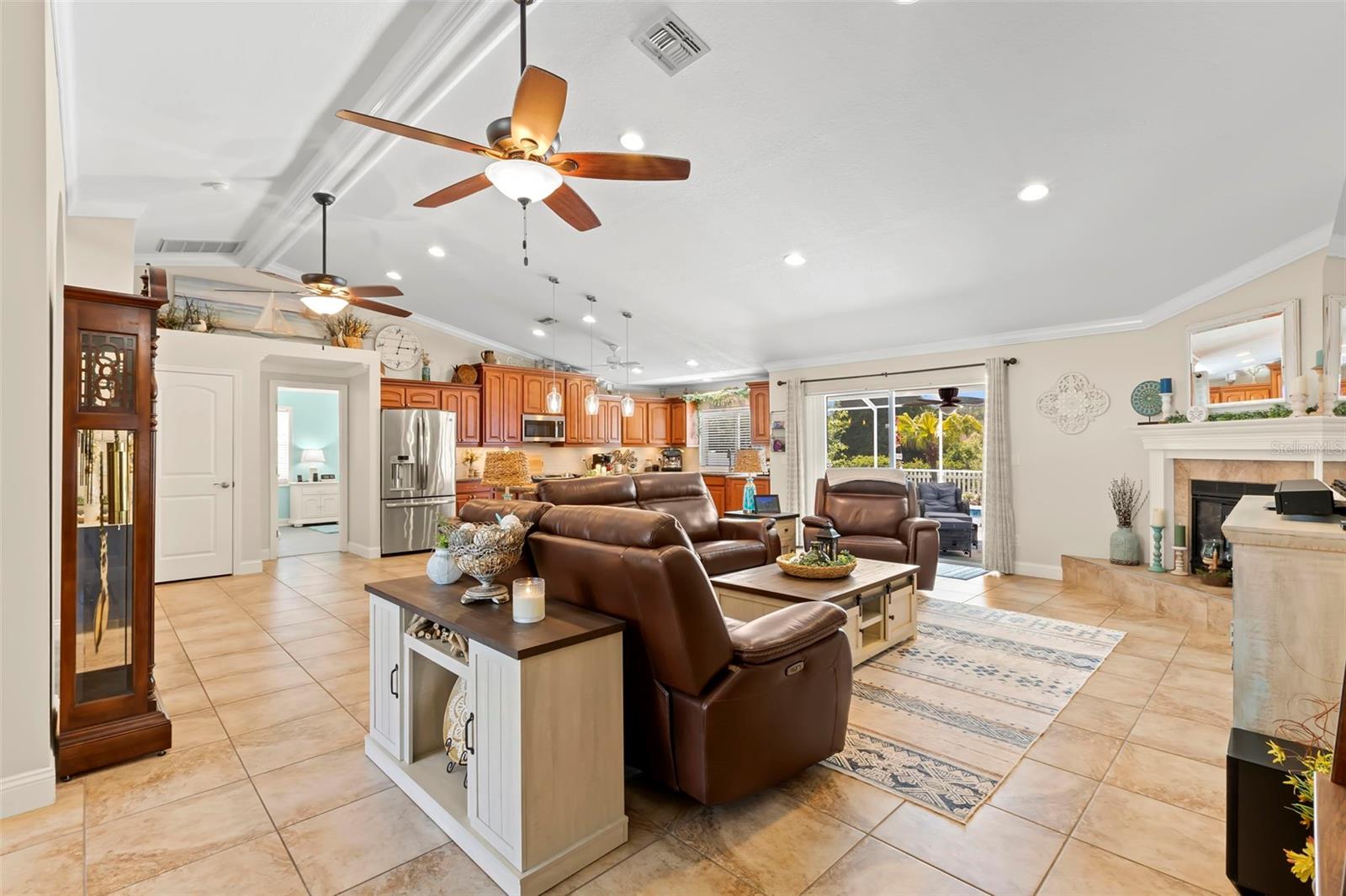 HUNTERS RIDGE - Residential
