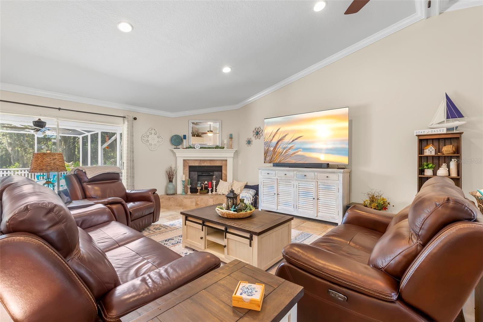 HUNTERS RIDGE - Residential