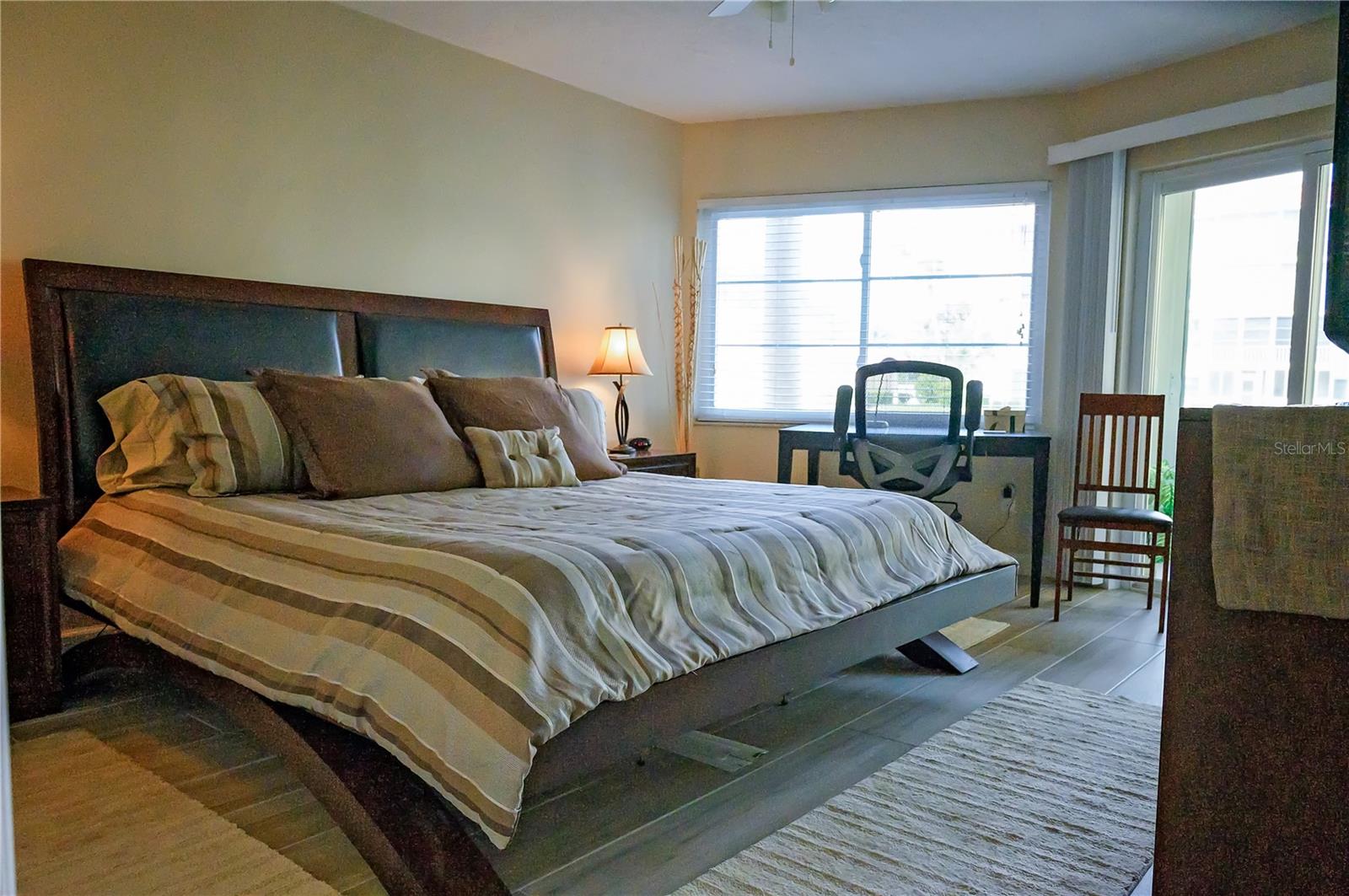 SIESTA HARBOR I - Residential