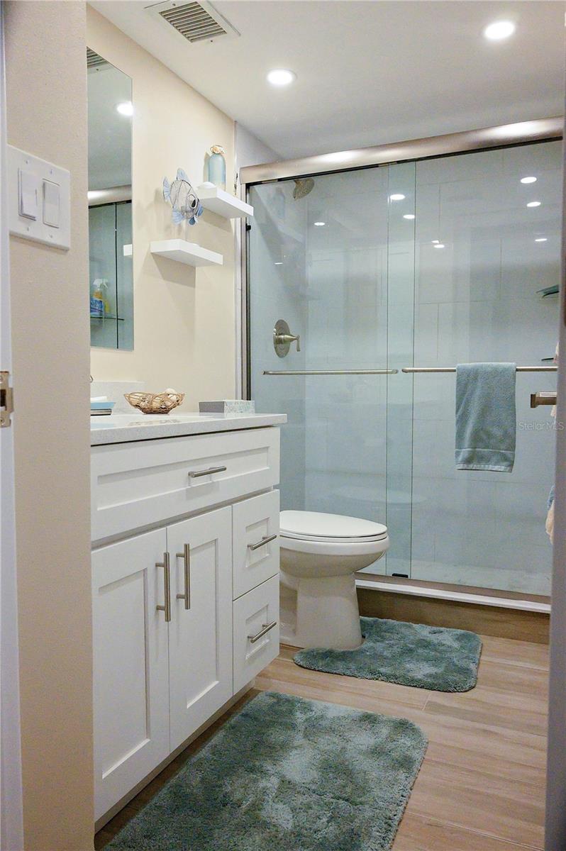 SIESTA HARBOR I - Residential