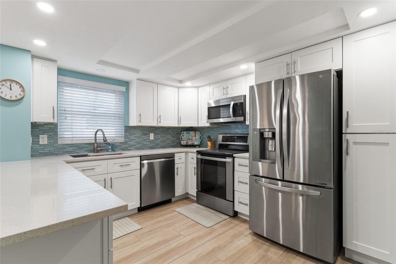 SIESTA HARBOR I - Residential