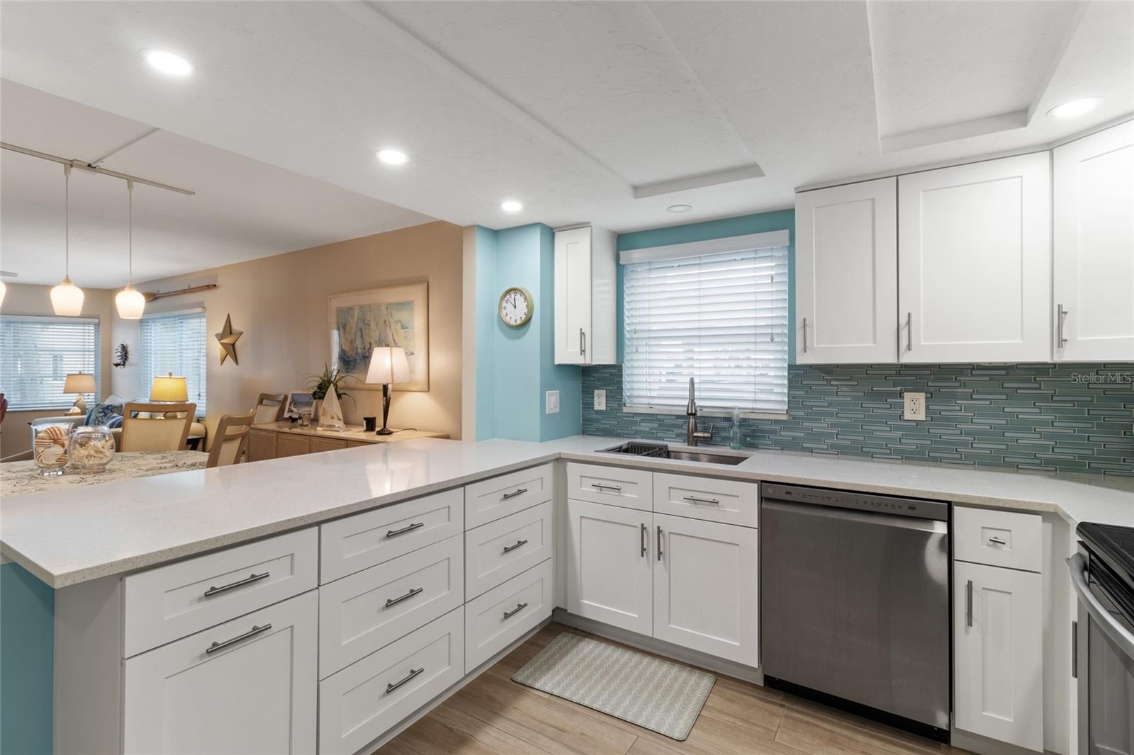 SIESTA HARBOR I - Residential