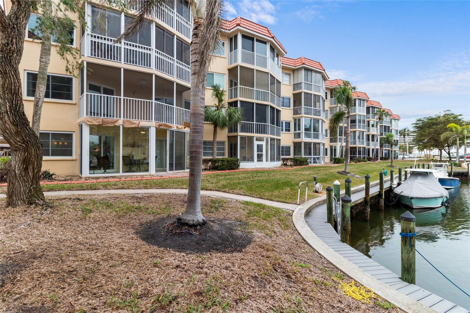 SIESTA HARBOR I - Residential