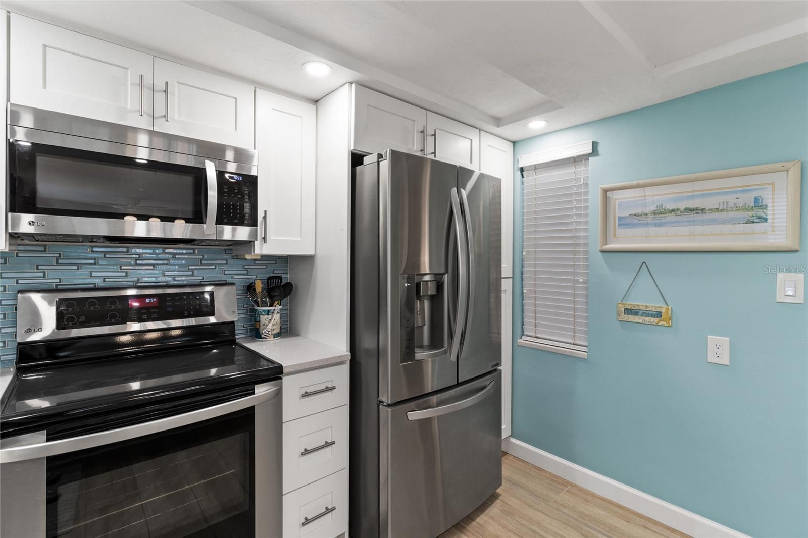 SIESTA HARBOR I - Residential