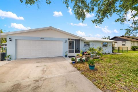 Photo of 1585 Keyway Court, Englewood, FL 34223 (MLS # N6138058)