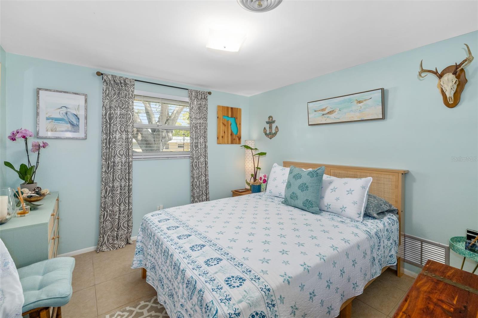 1585 KEYWAY COURT
