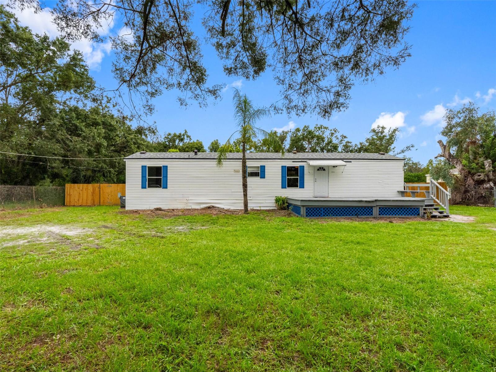 8714 N MEADOWVIEW CIRCLE