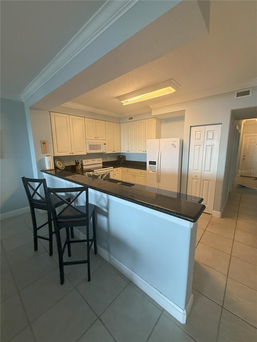 SURF CLUB CONDO 03 - Residential Lease