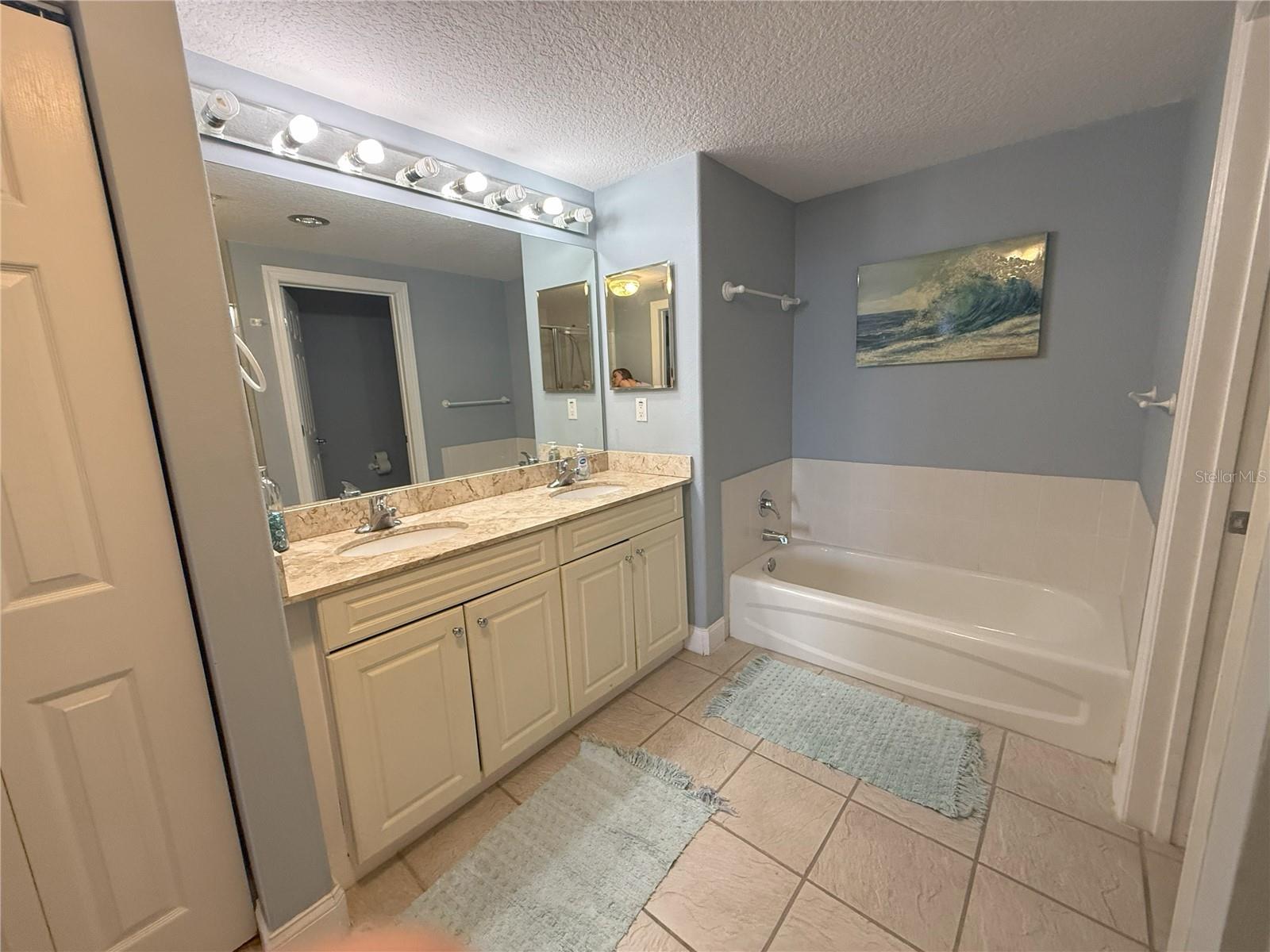 SURF CLUB CONDO 03 - Residential Lease