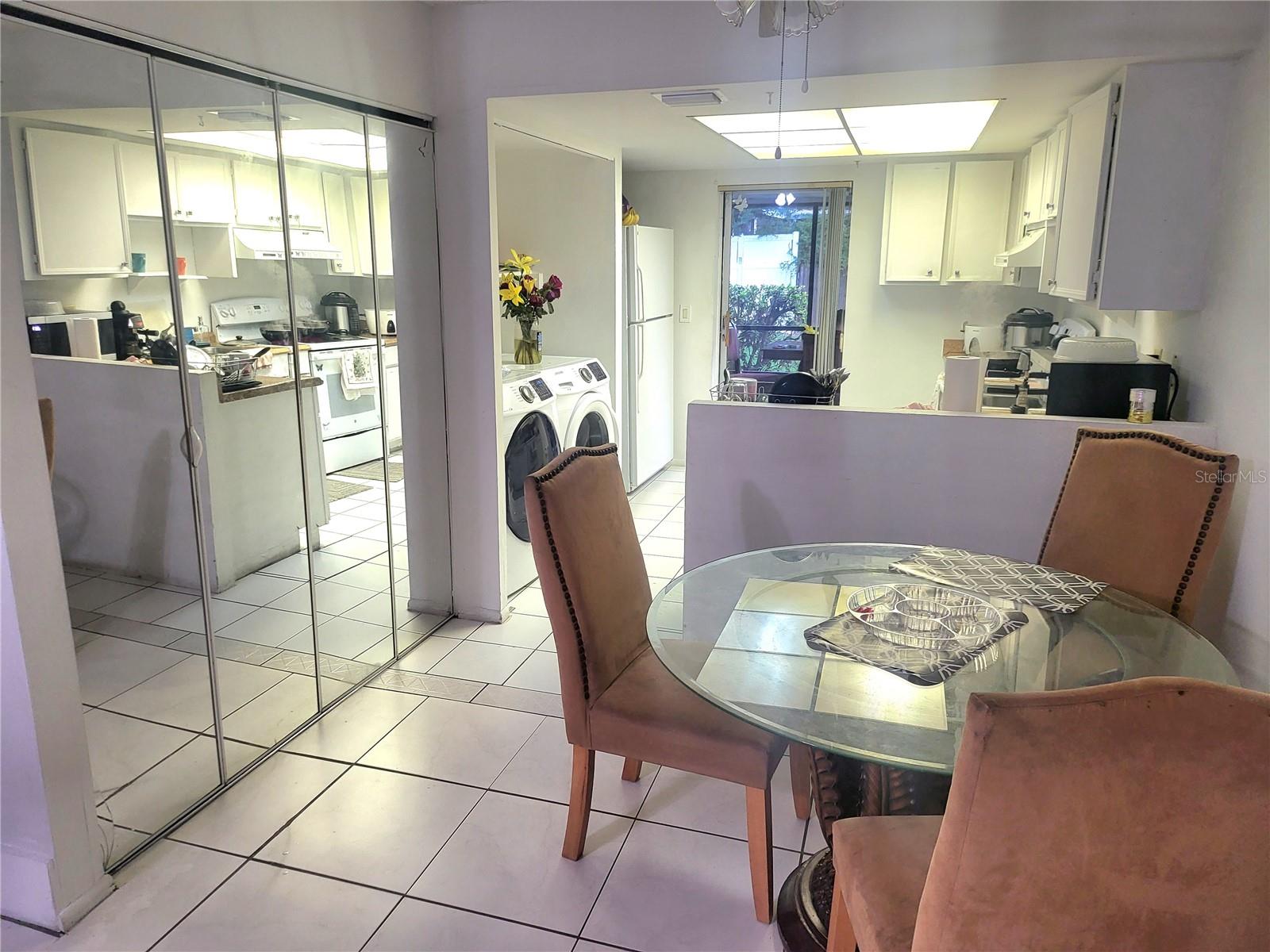 LAS PALMAS VILLAS - Residential