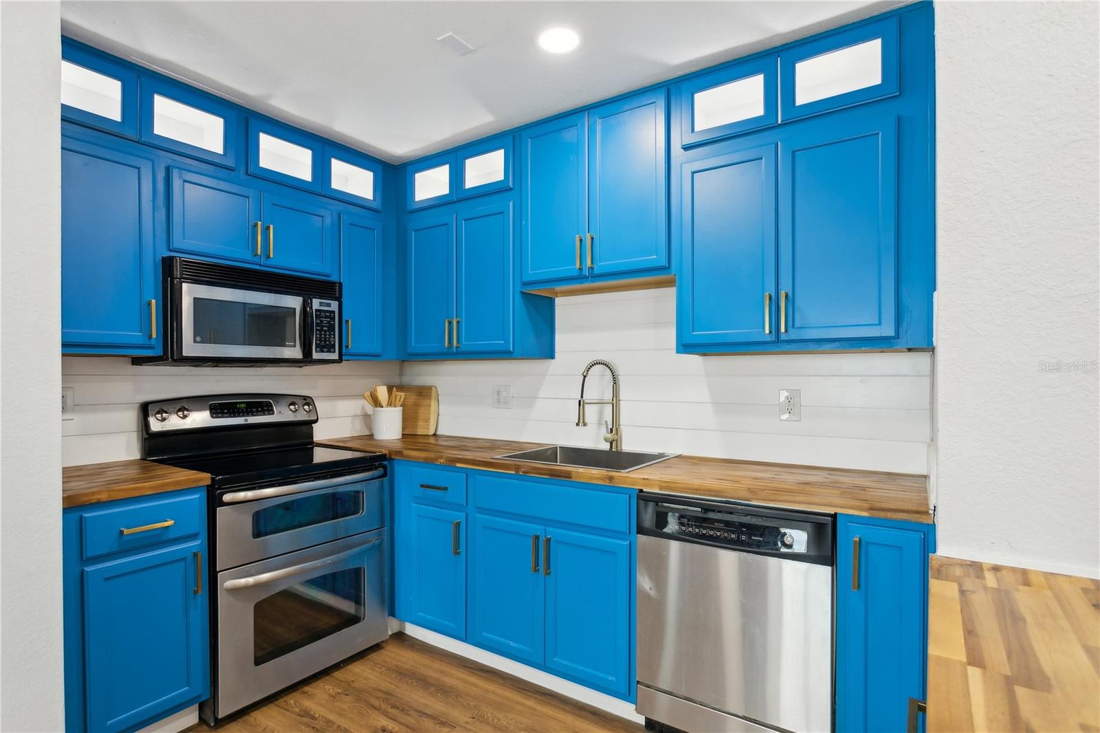 WATERSIDE AT COQUINA KEY NORTH - Residential