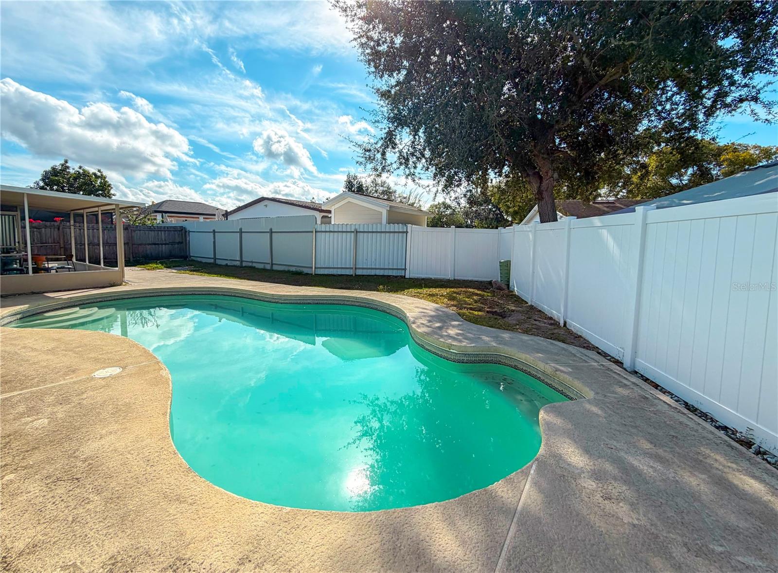 HENDERSON ROAD SUB UNI - Residential