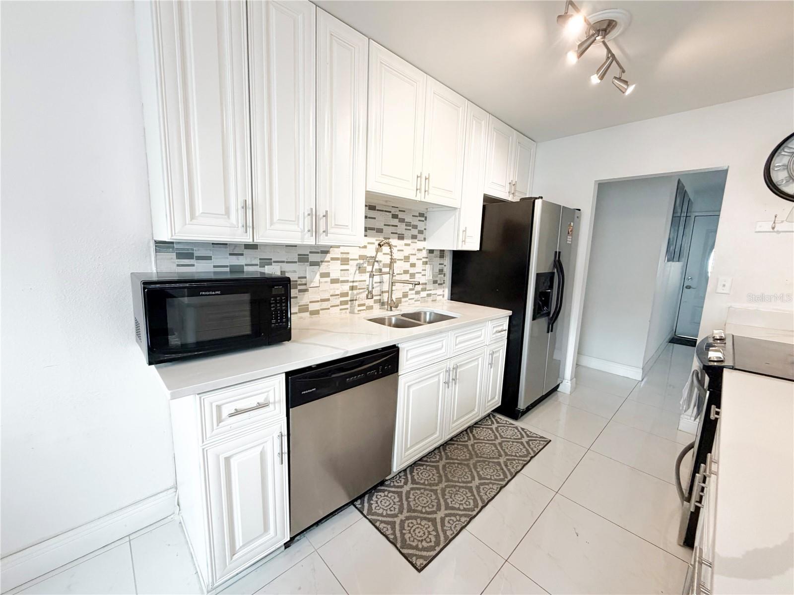 HENDERSON ROAD SUB UNI - Residential