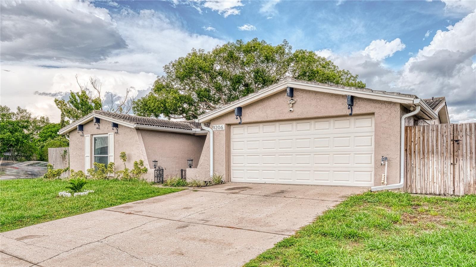 9206 GRAY FOX LANE