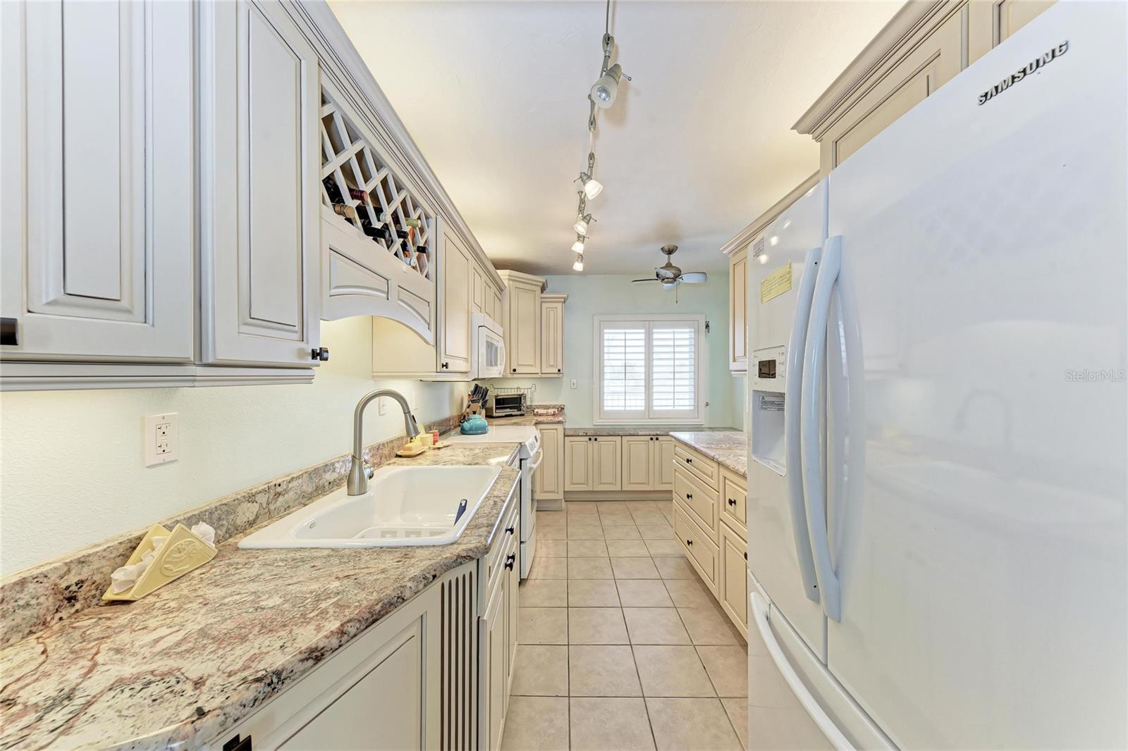 MARTINIQUE APTS SOUTH - Residential