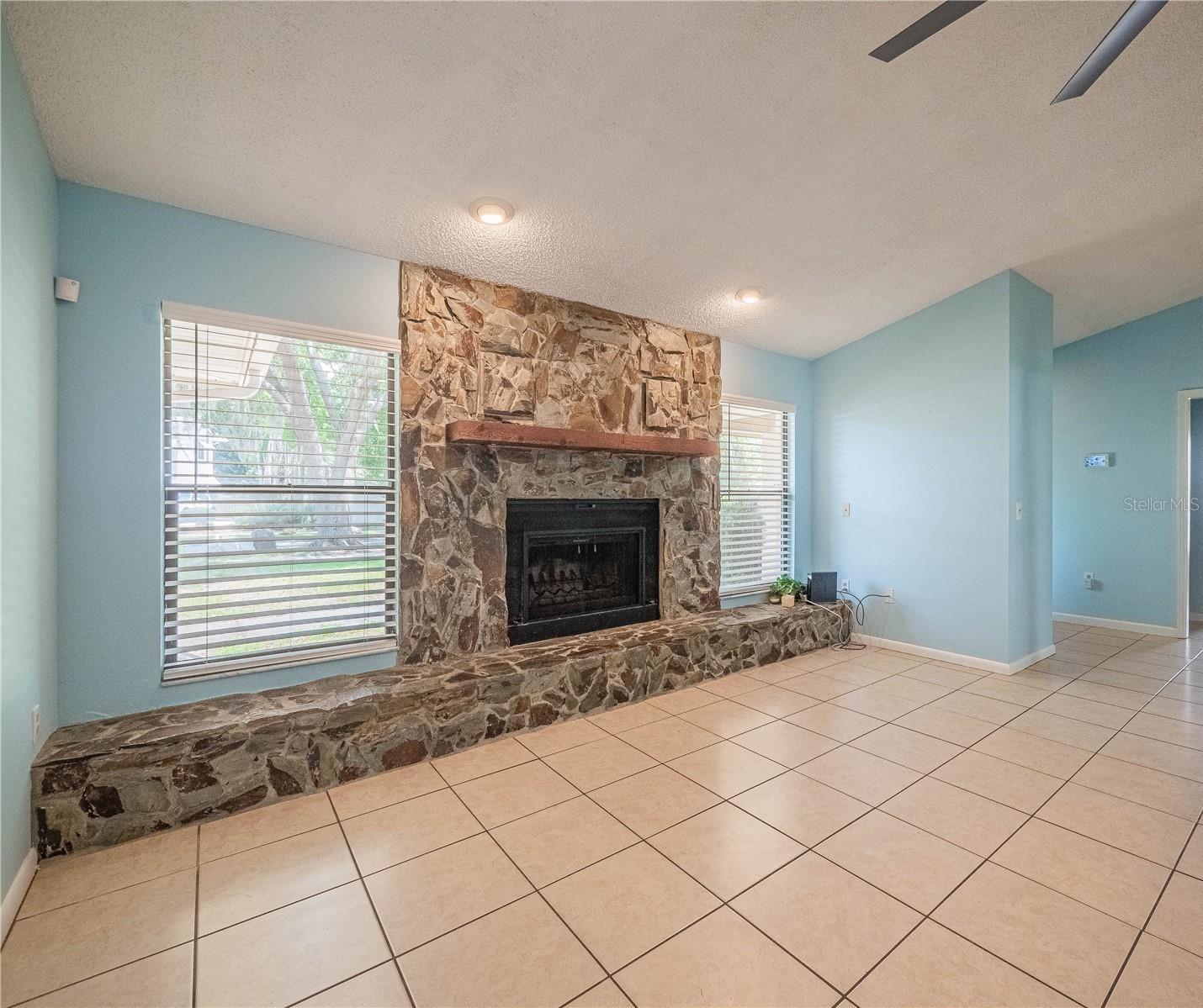 IMPERIALAKES PH 01 - Residential Lease