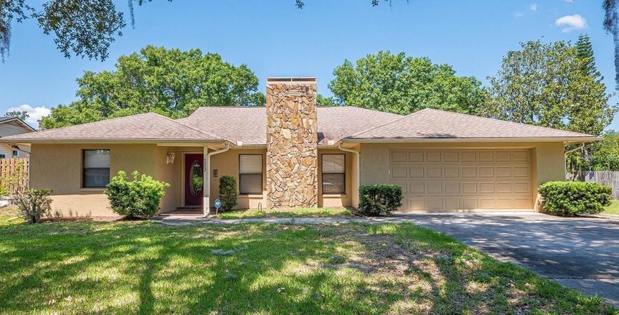 ~Adorable 3/2 Imperial Lakes Home Offered for Lease~ 
This spacious home features an open floor plan, bonus room that can be used as an office/playroom/media room, soothing color scheme throughout, generous kitchen with breakfast bar, tile flooring, family room fireplace, spacious utility room, two car garage and a fenced yard. Conveniently located to State Road 60, Florida Ave. and County Line Road. *THIS PROPERTY IS CURRENTLY TENANT OCCUPIED. PLEASE DO NOT DISTURB THE TENANTS*