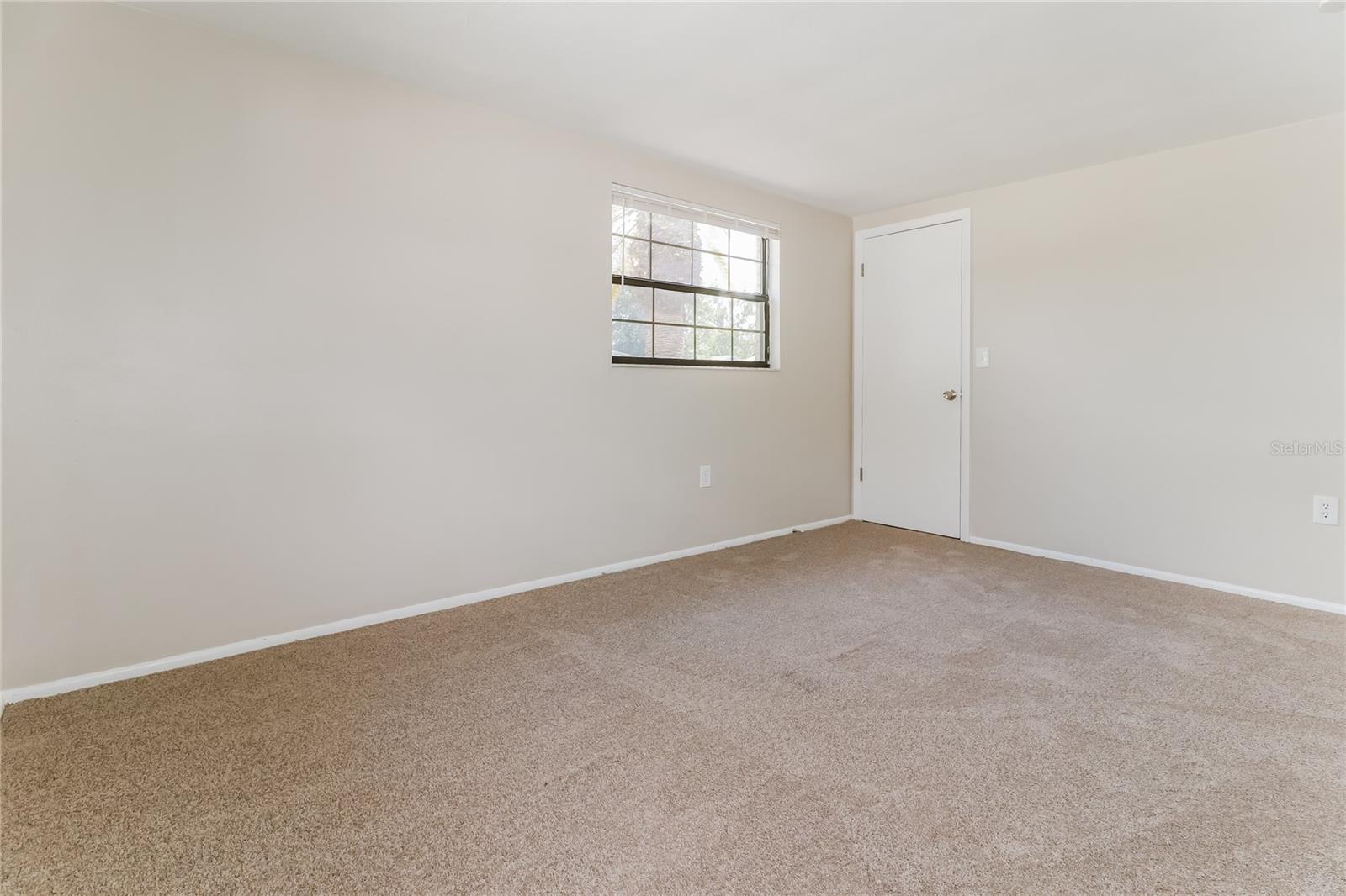 PARK LAKE ESTATES - Residential Lease