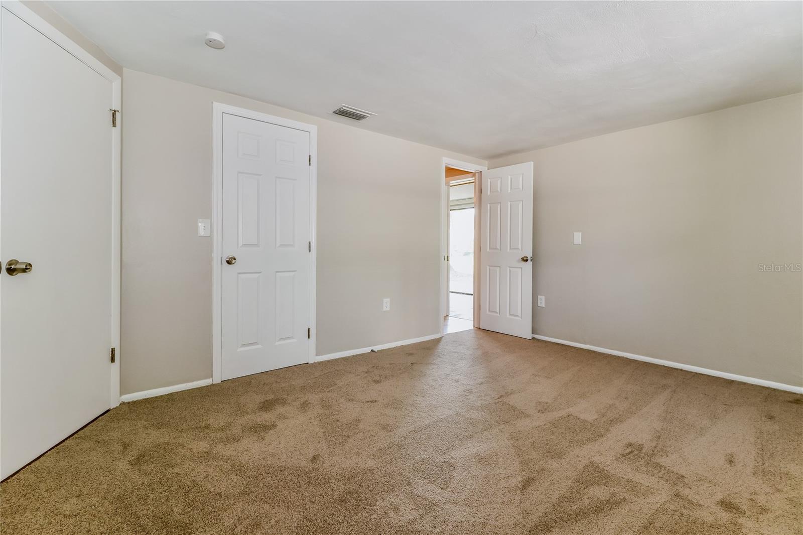 PARK LAKE ESTATES - Residential Lease