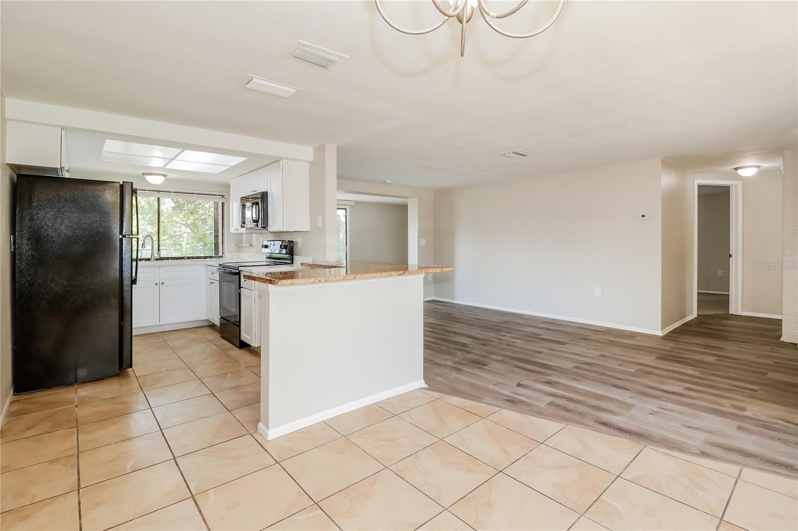 PARK LAKE ESTATES - Residential Lease