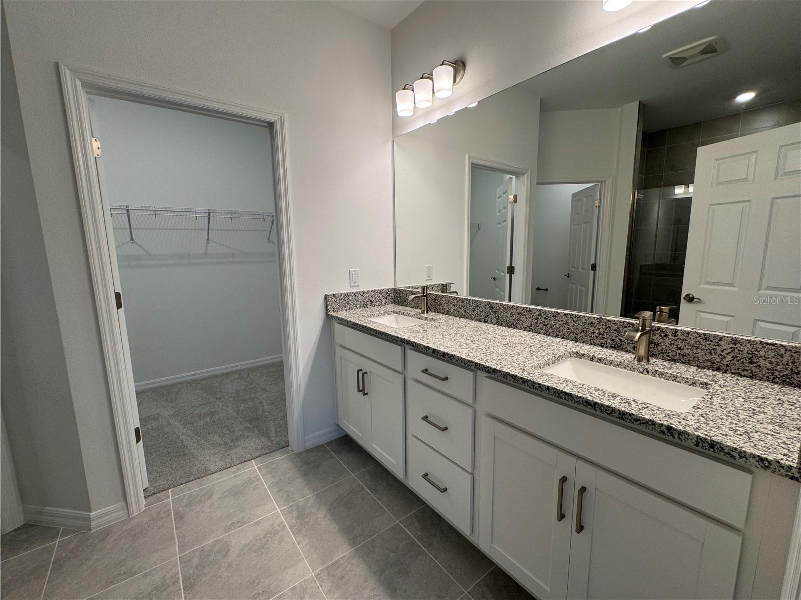 SWEETWATER VILLAS AT LAKEWOOD RANCH - Residential