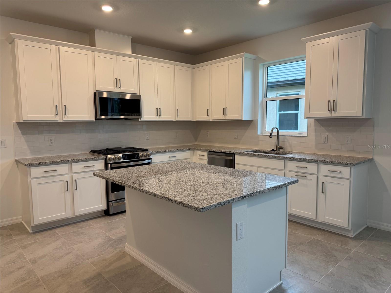 SWEETWATER VILLAS AT LAKEWOOD RANCH - Residential