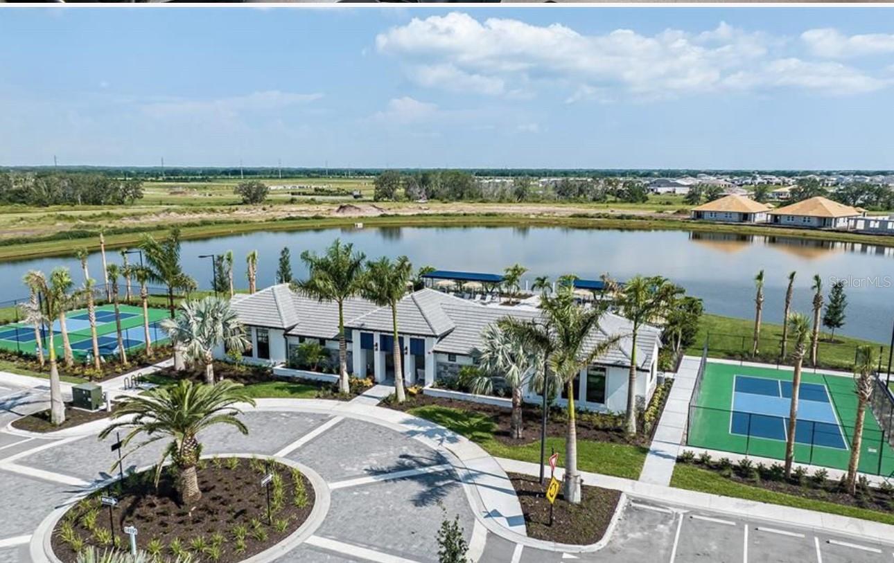 SWEETWATER VILLAS AT LAKEWOOD RANCH - Residential