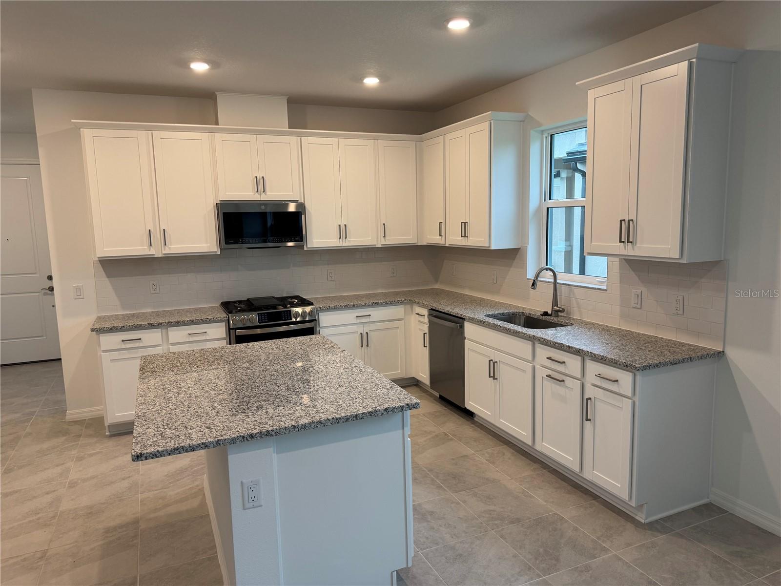 SWEETWATER VILLAS AT LAKEWOOD RANCH - Residential