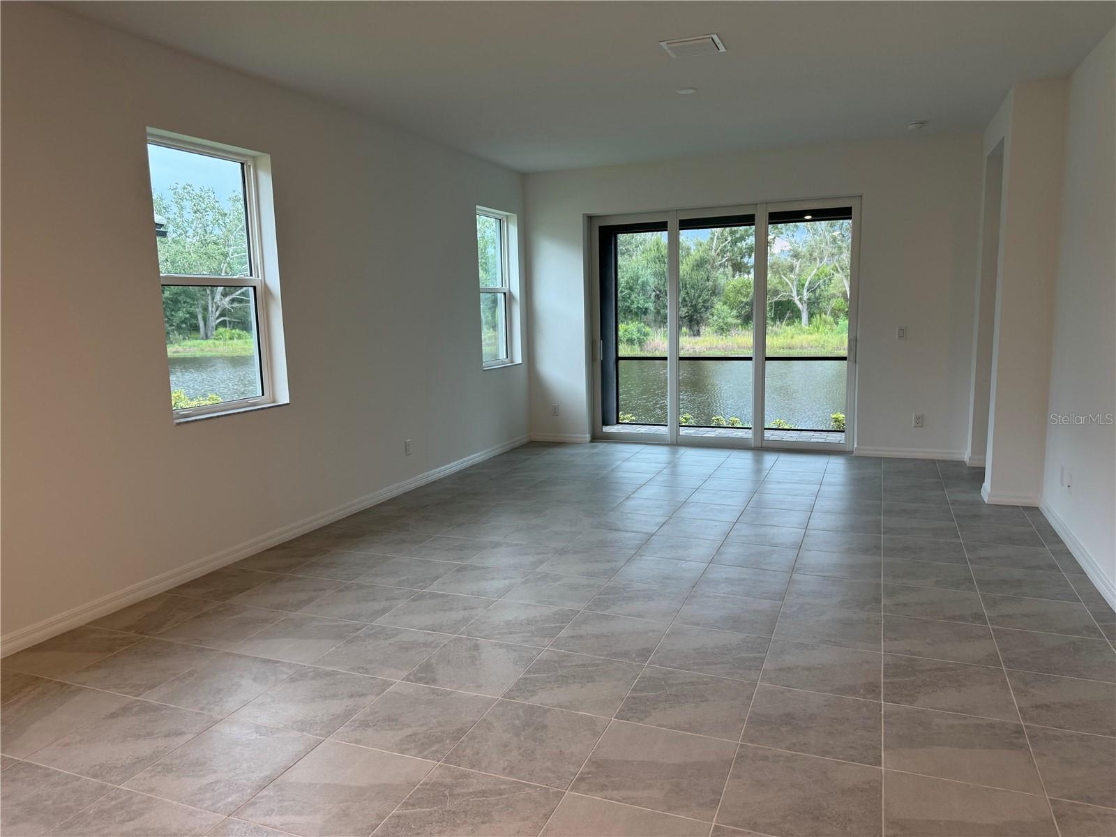SWEETWATER VILLAS AT LAKEWOOD RANCH - Residential