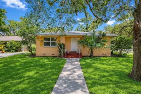 Photo of 2201 Park Street N, St Petersburg, FL 33710 (MLS # TB8337346)