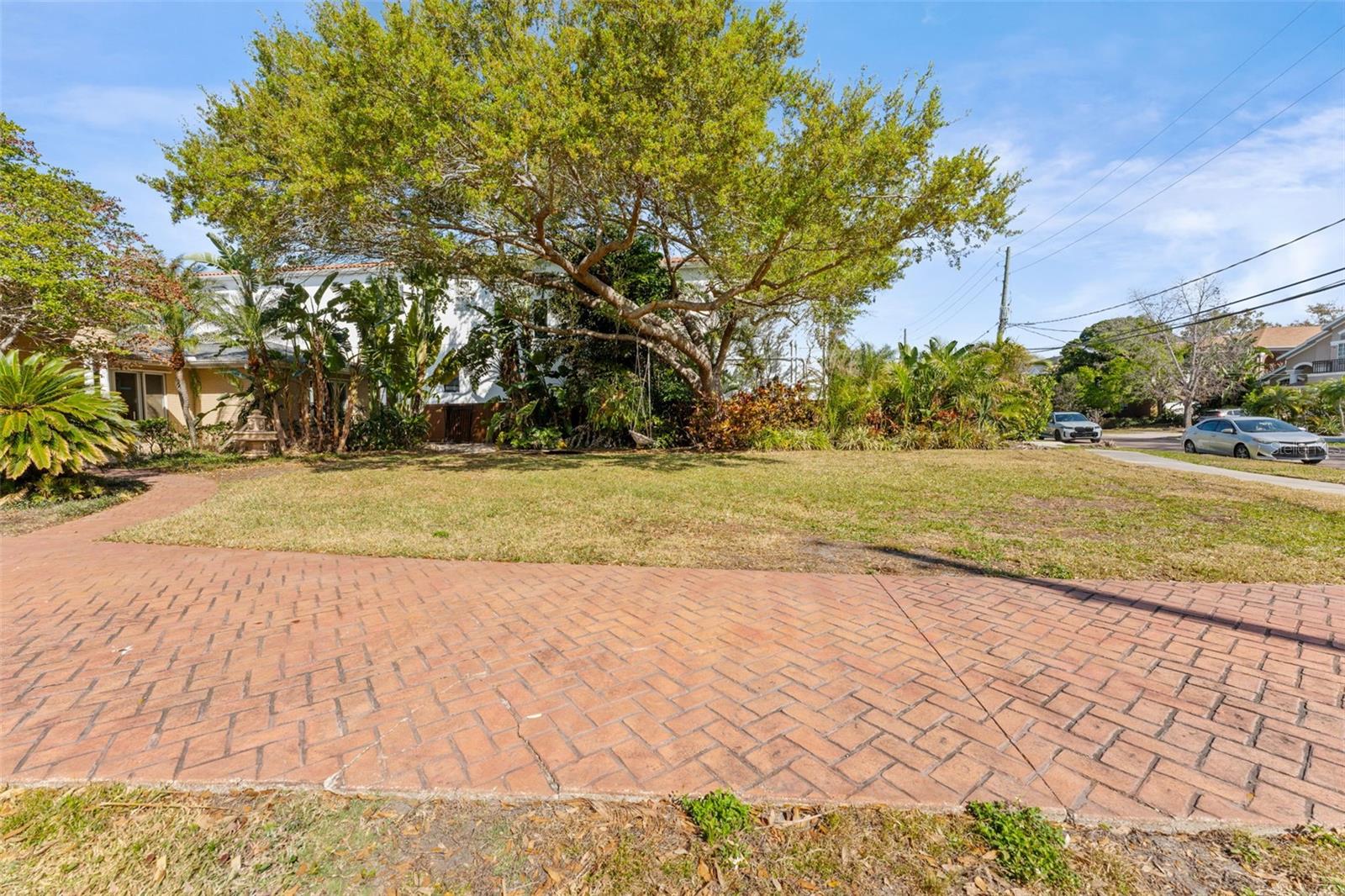 DAVIS ISLANDS PB10 PG52 TO 57 - Residential