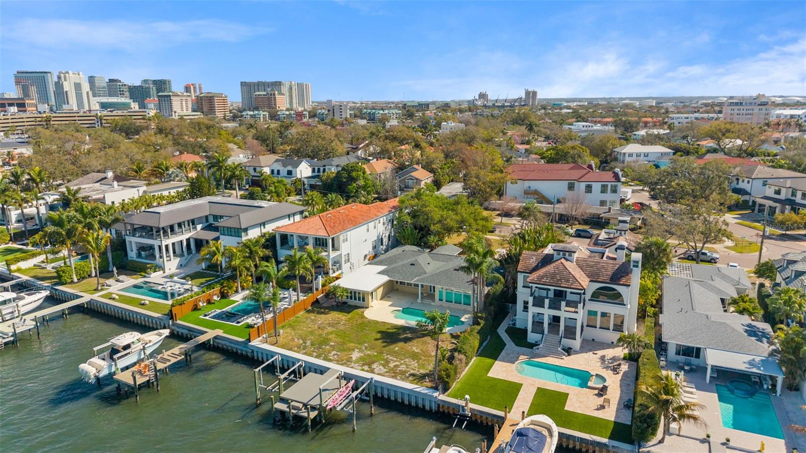 DAVIS ISLANDS PB10 PG52 TO 57 - Residential