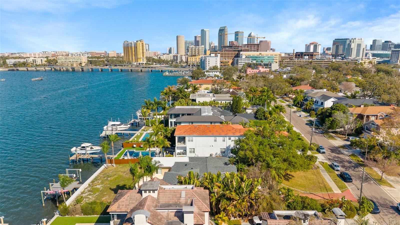 DAVIS ISLANDS PB10 PG52 TO 57 - Residential