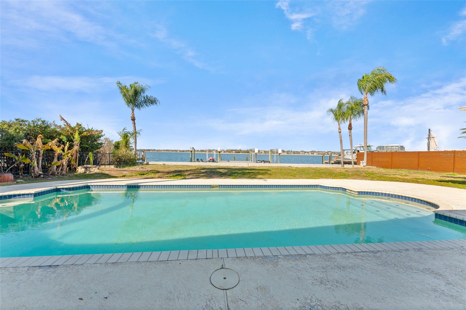 DAVIS ISLANDS PB10 PG52 TO 57 - Residential