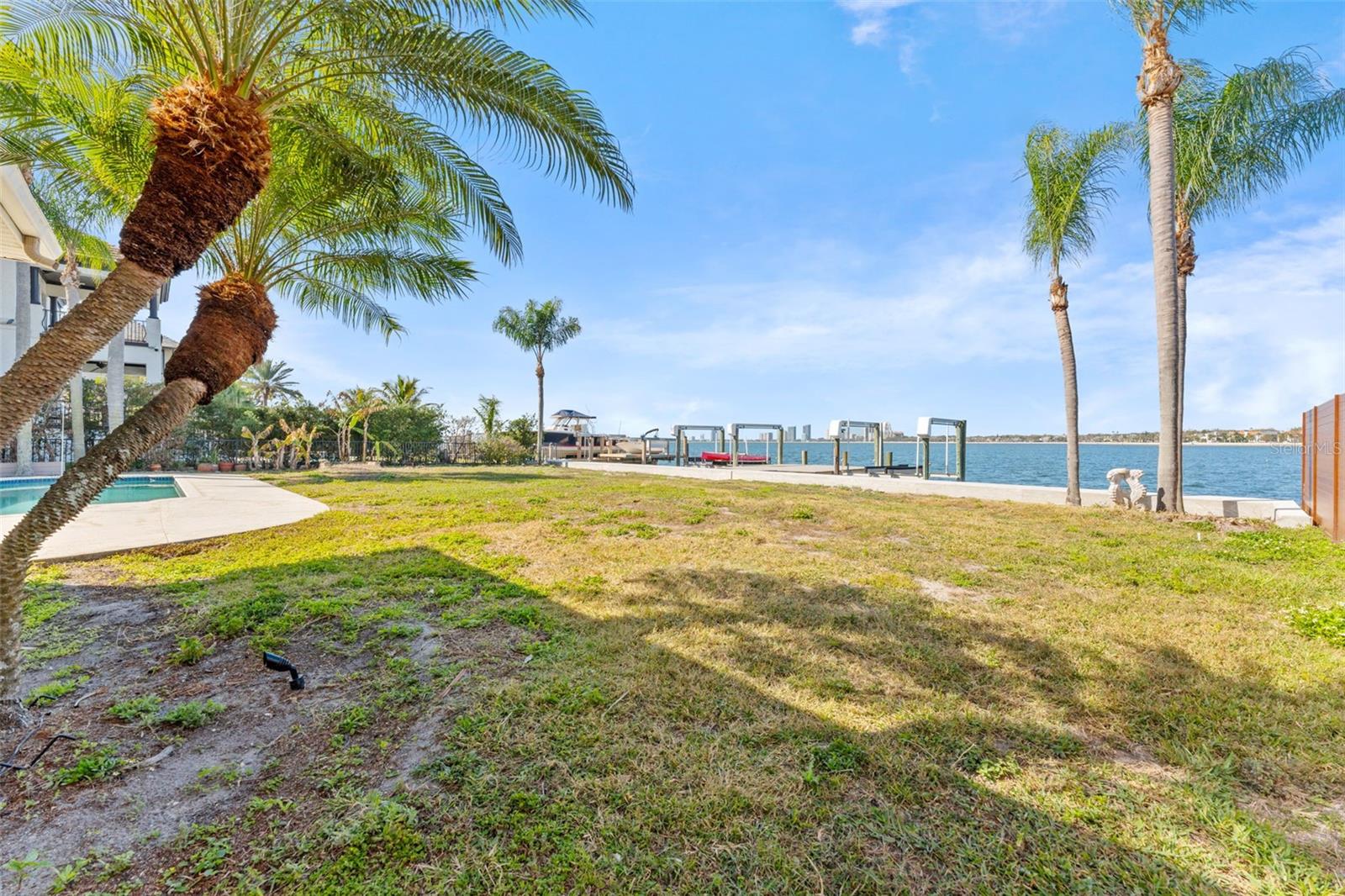 DAVIS ISLANDS PB10 PG52 TO 57 - Residential