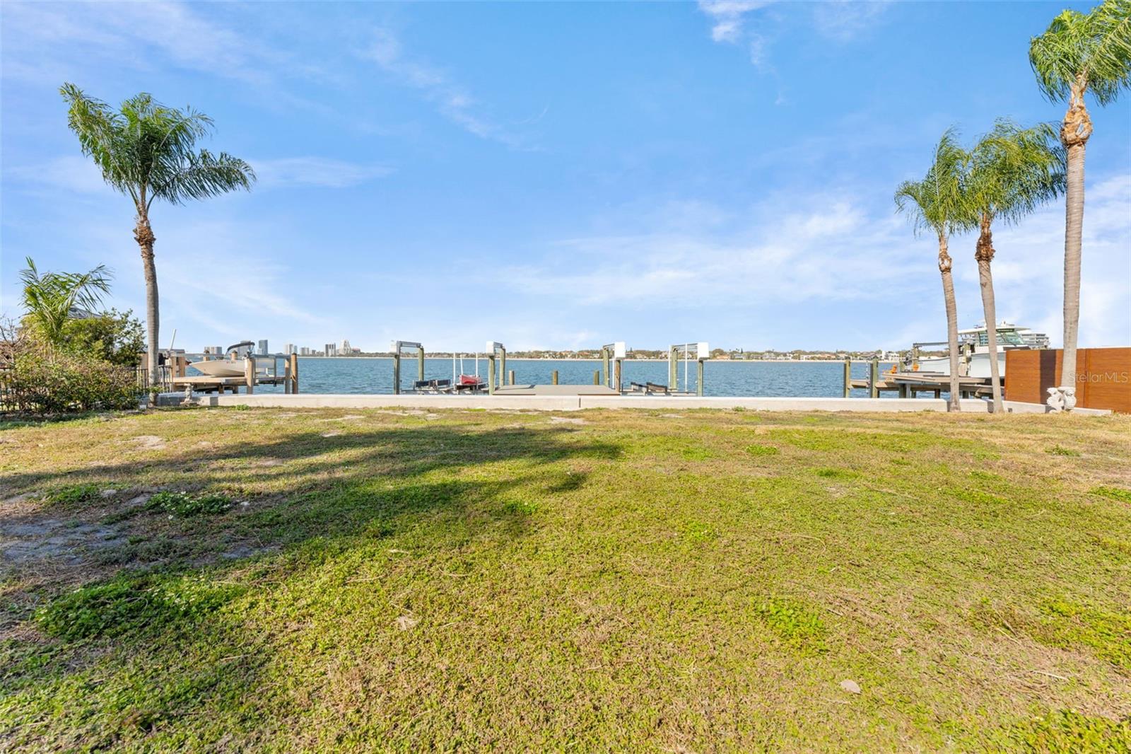 DAVIS ISLANDS PB10 PG52 TO 57 - Residential