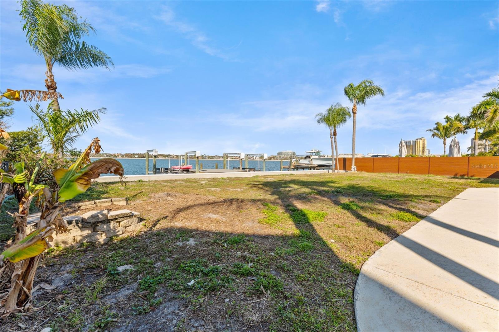 DAVIS ISLANDS PB10 PG52 TO 57 - Residential