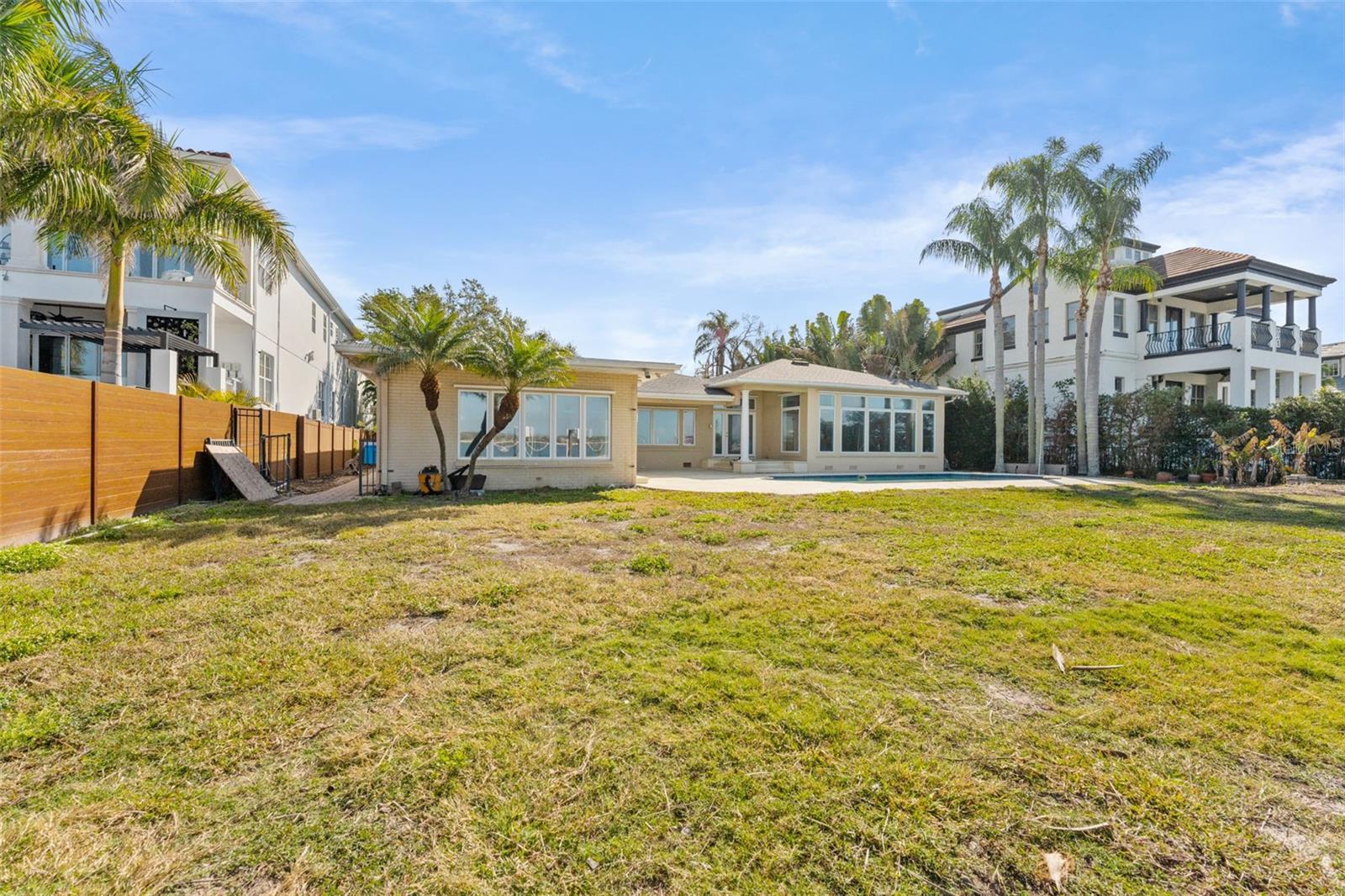 DAVIS ISLANDS PB10 PG52 TO 57 - Residential