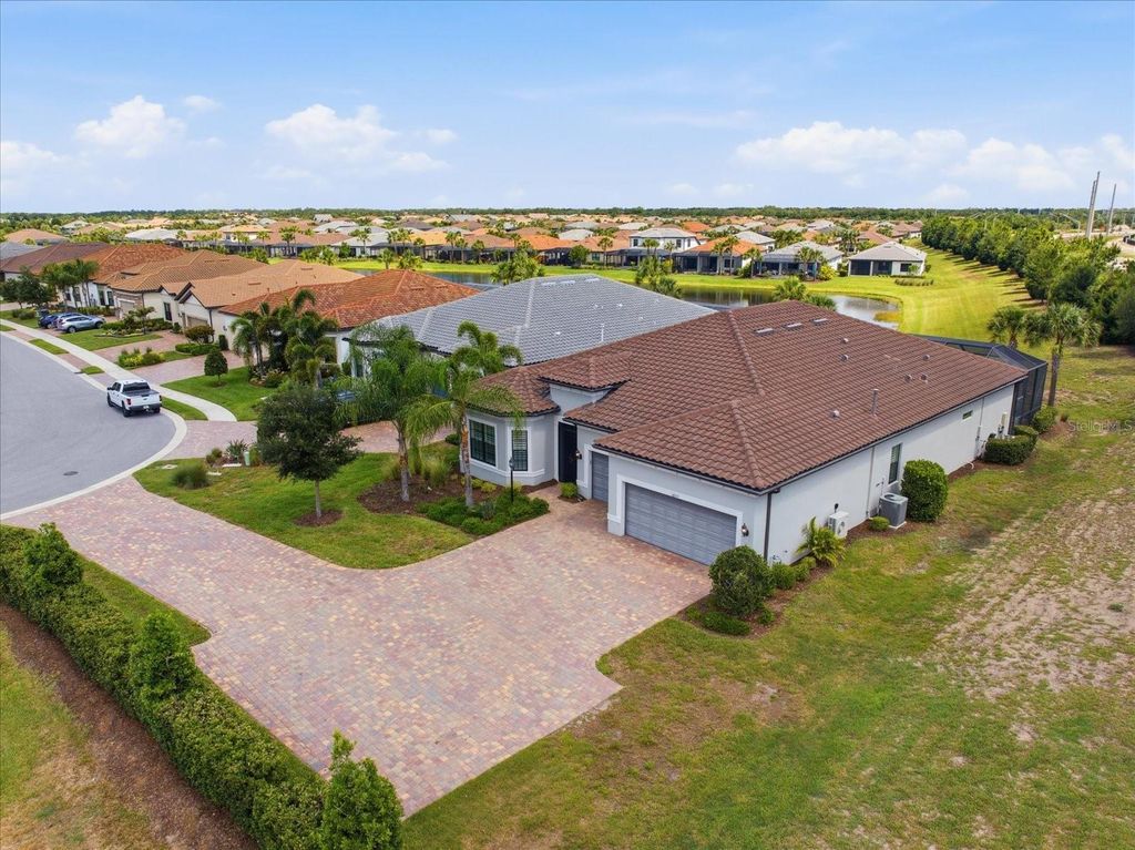Photo of 18115 Littleton Place, Bradenton, FL 34202 (MLS # A4693527)