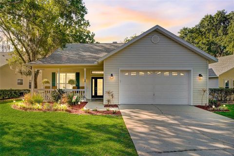 A home in DEBARY