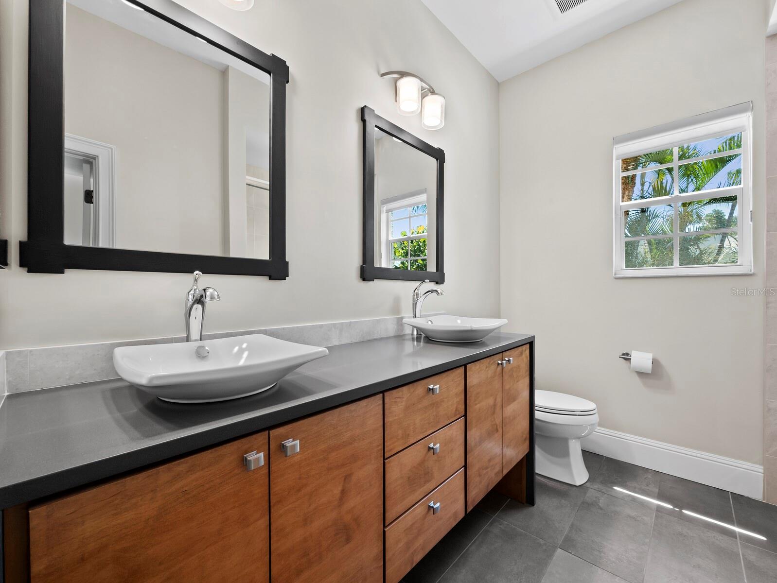 SIESTA ISLES - Residential