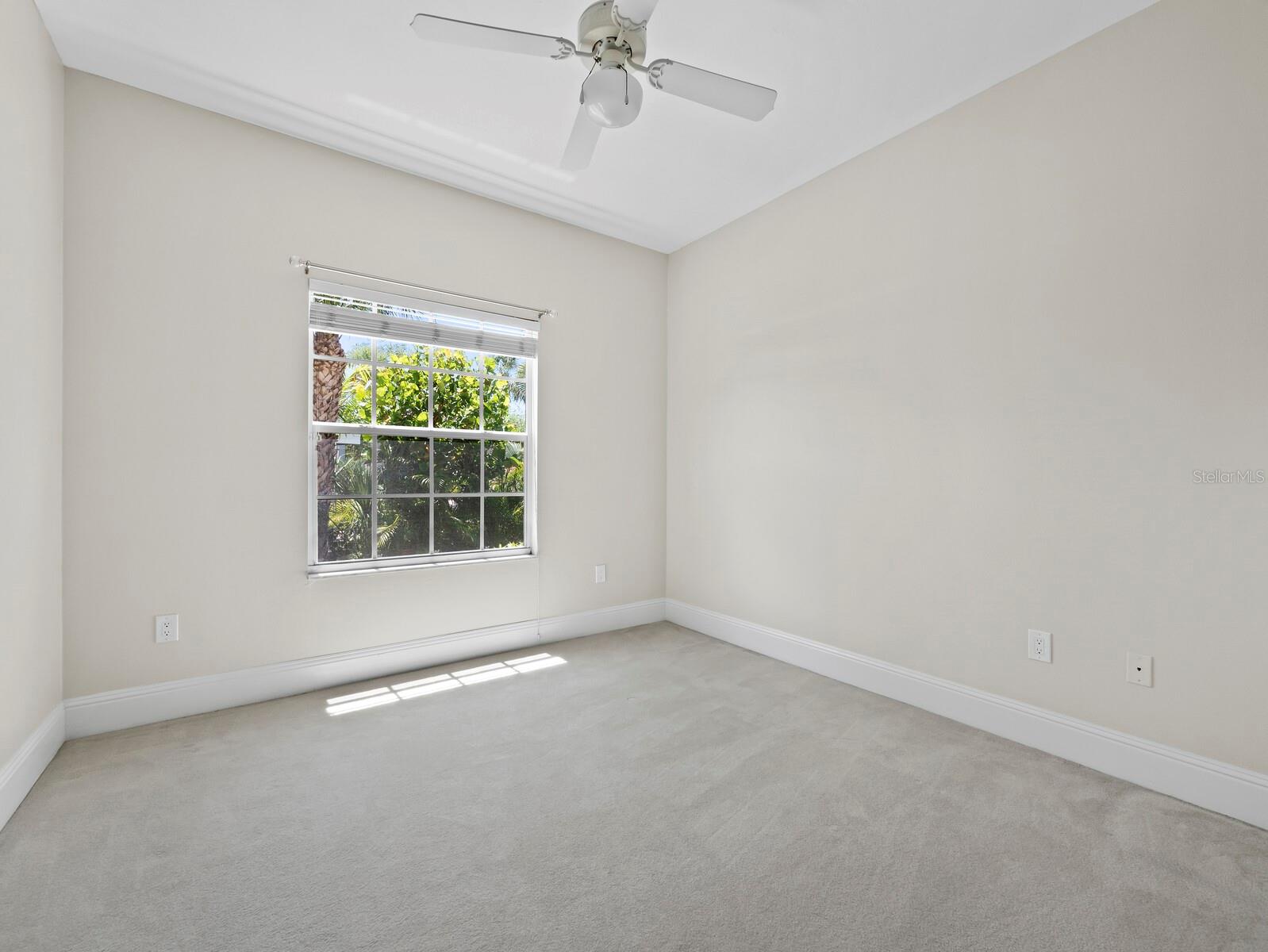 SIESTA ISLES - Residential