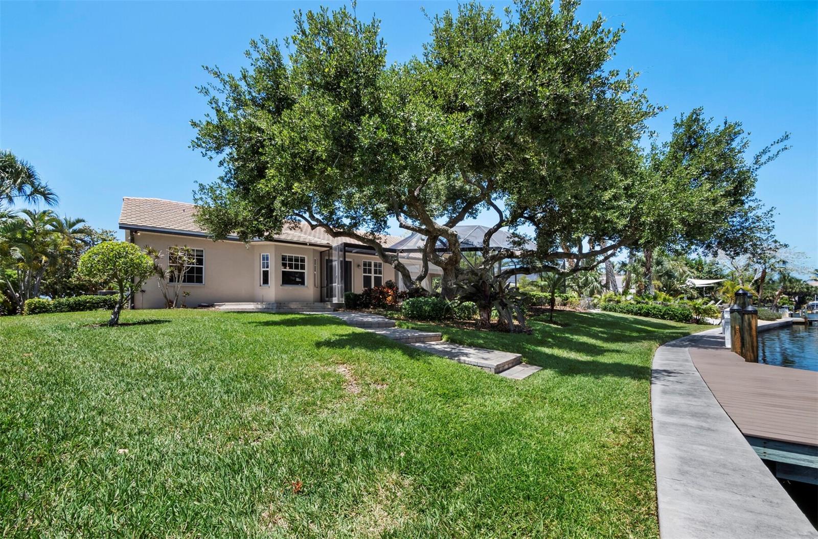 SIESTA ISLES - Residential