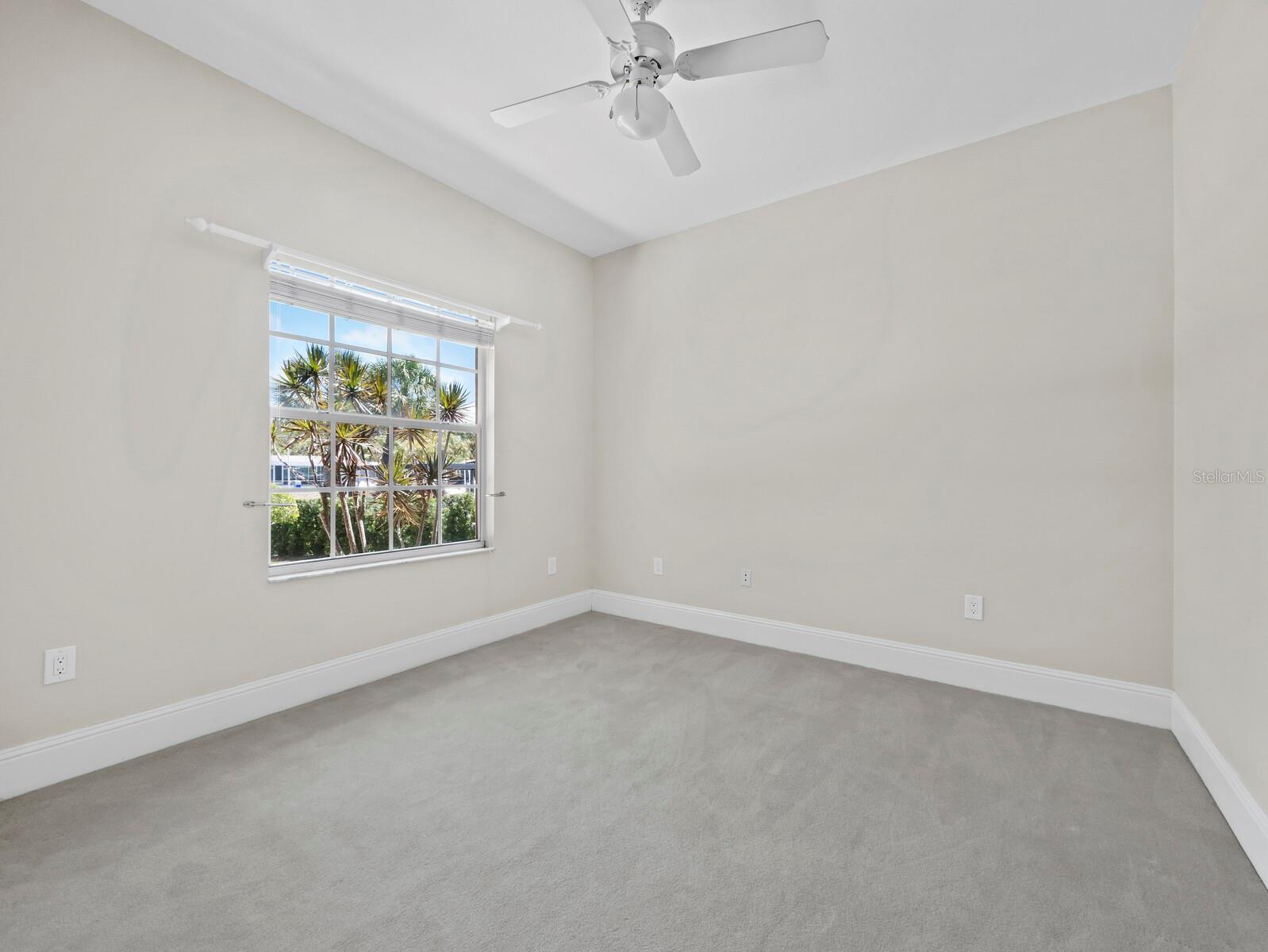 SIESTA ISLES - Residential